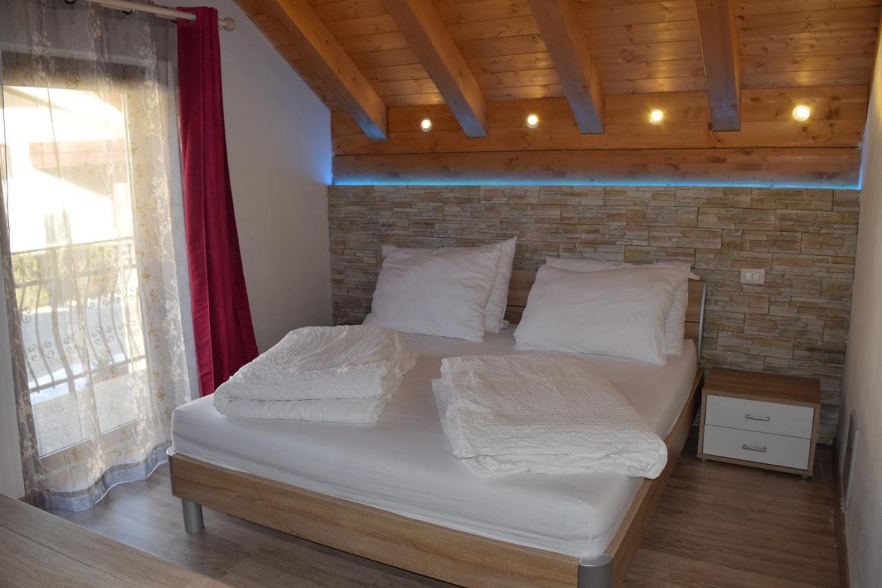 Casa Vacanza Cadorna Residence 塔尔维西奥 外观 照片